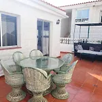 3 Bedroom Pool Front In Semesterbostad *