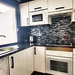 3 Bedroom Pool Front In 아데제