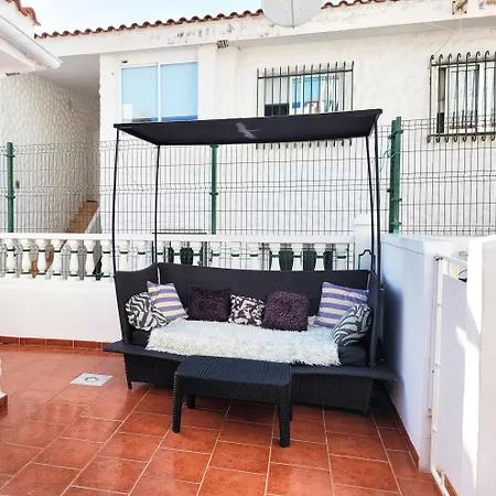 3 Bedroom Pool Front In Адехе