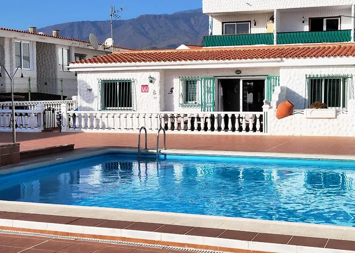 3 Bedroom Pool Front In Будинок відпочинку