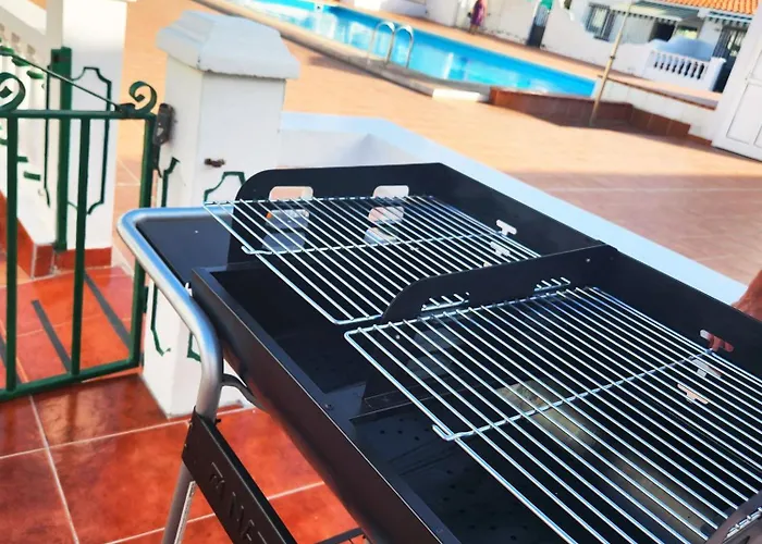 3 Bedroom Pool Front In * Адехе