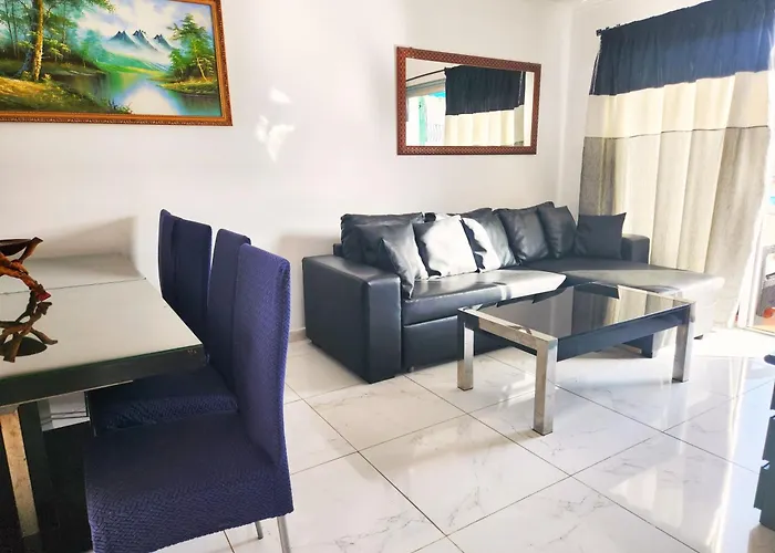 Hébergement de vacances 3 Bedroom Pool Front In Costa Adeje (Tenerife)