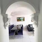 3 Bedroom Pool Front In 別荘 *