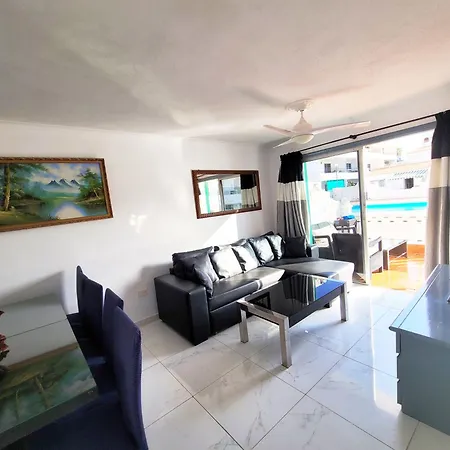 3 Bedroom Pool Front In 別荘 アデヘ