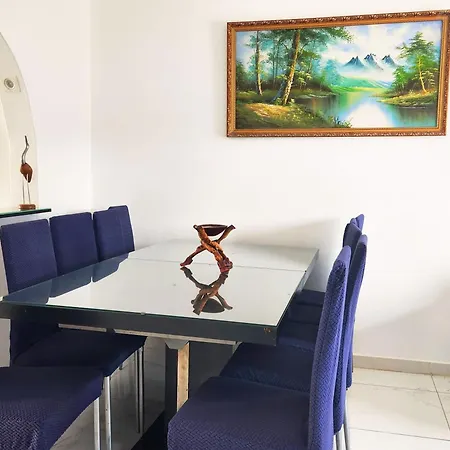 別荘 3 Bedroom Pool Front In *